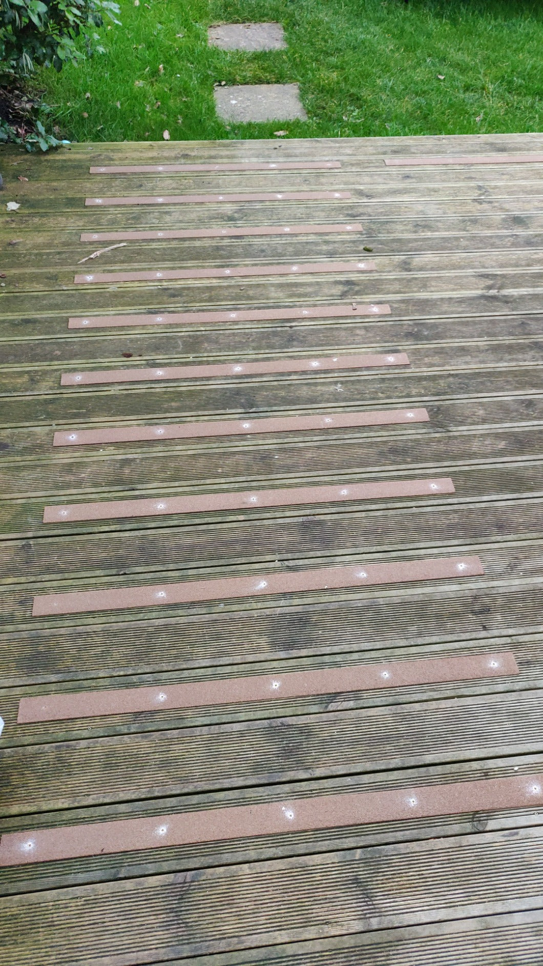 1pc 600mm Anti Slip Decking Strips – Heavy Duty GRP Non Slip Safety Strips for Garden, Steps & Patio