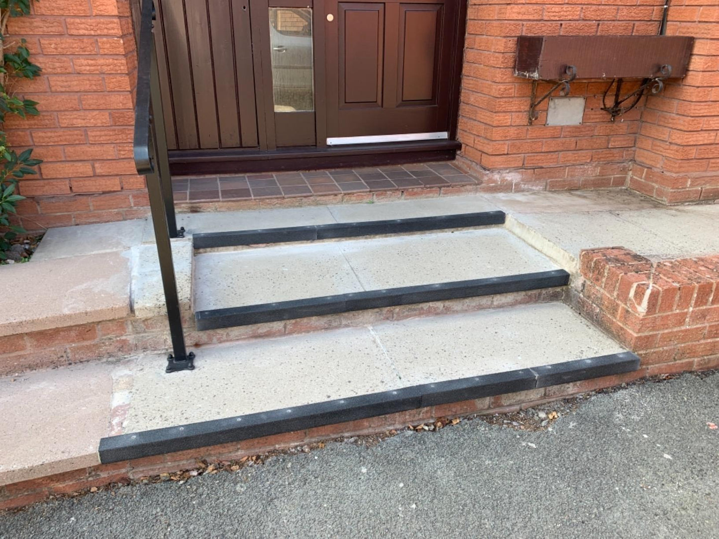 GRP Heavy Duty Anti-Slip Stair Nosing – 500mm to 3000mm
