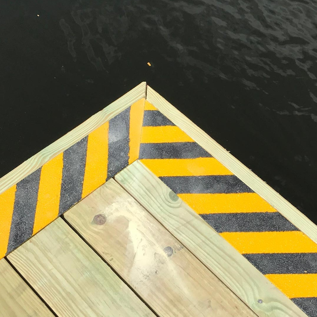 5 x 1000mm GRP Anti-Slip Decking Strips – Pre-Drilled for Outdoor Steps