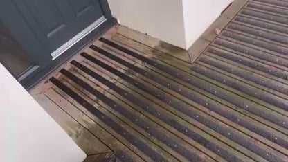 1 Stück 1200 mm Anti-Rutsch-Terrassendielenstreifen, vorgebohrt, mit kostenlosen Schrauben.